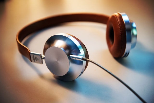 wired headphones